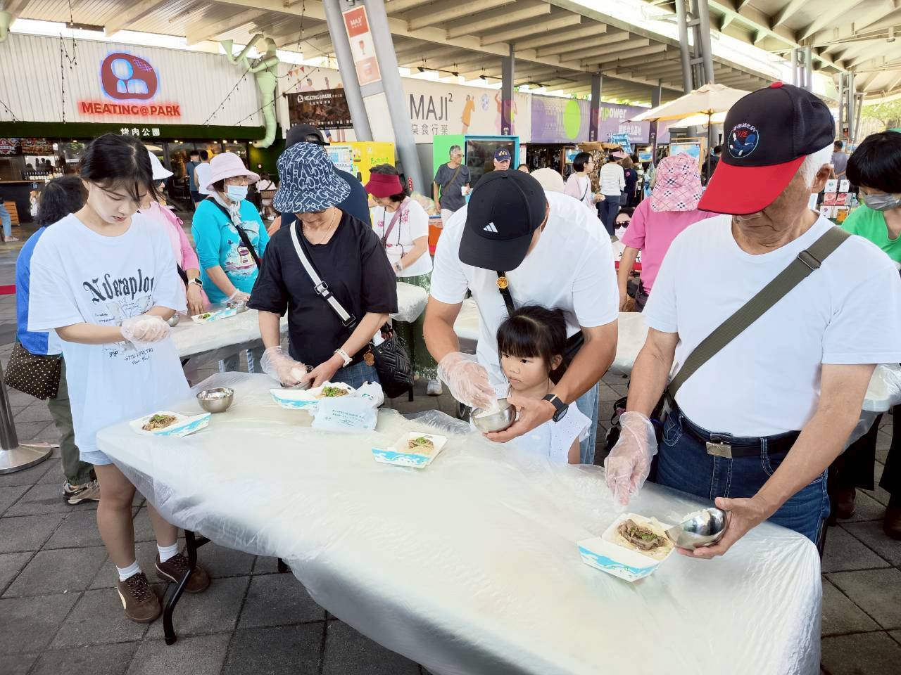 野菜青汁米漢堡DIY活動